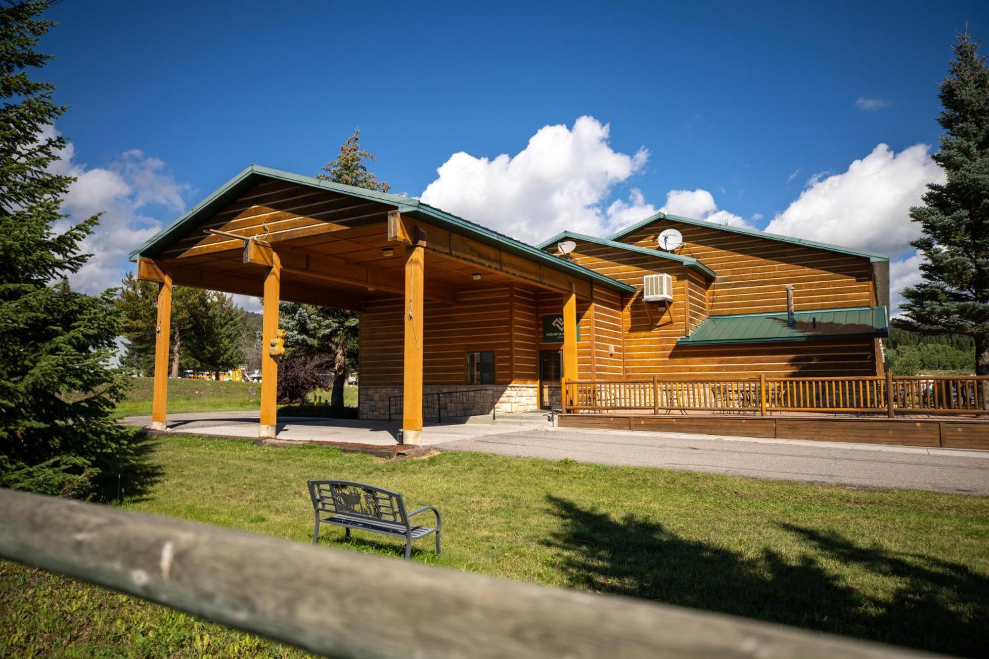 Mountain Vista Hotel Вест-Йеллоустоун Екстер'єр фото