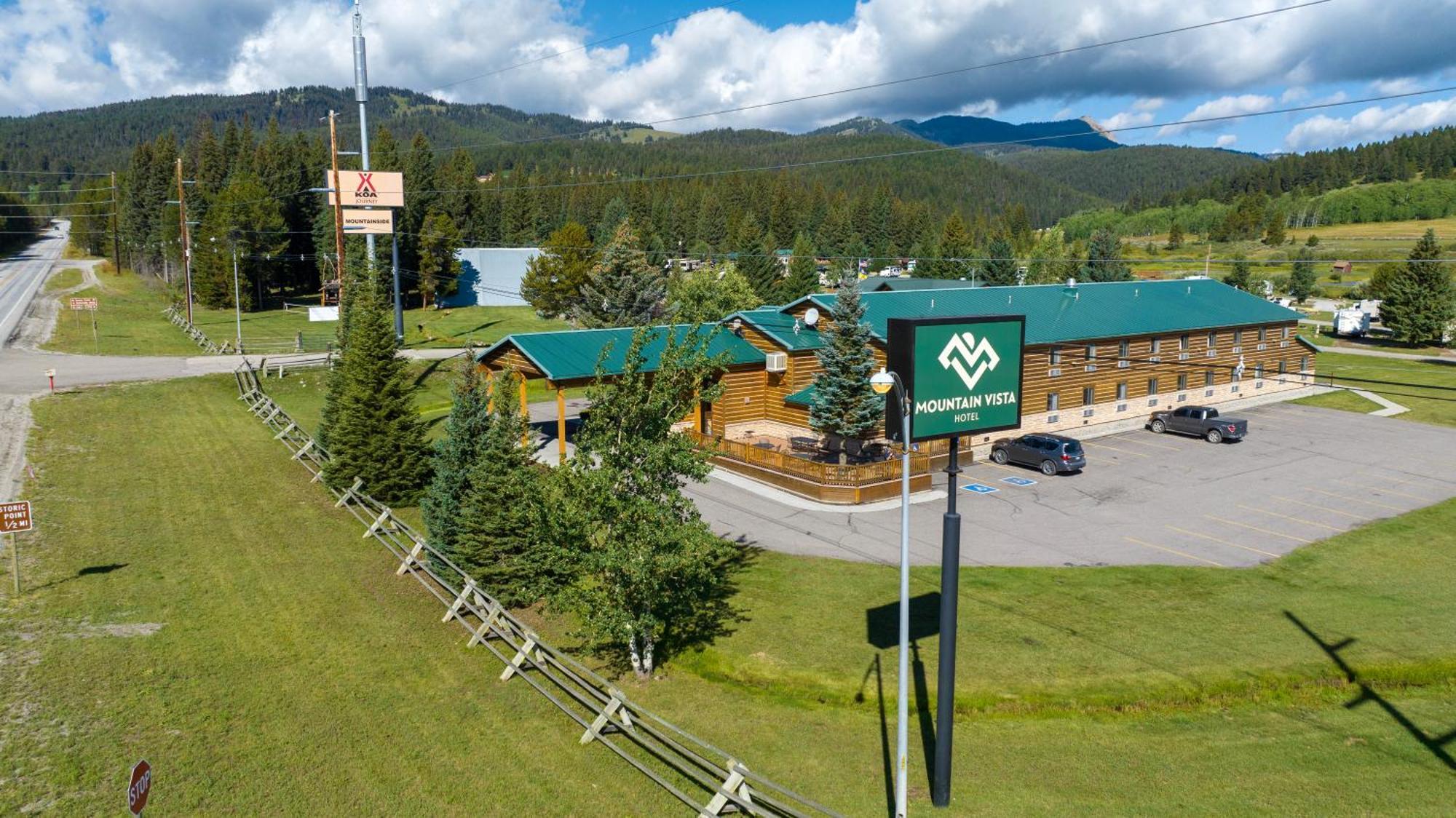 Mountain Vista Hotel Вест-Йеллоустоун Екстер'єр фото